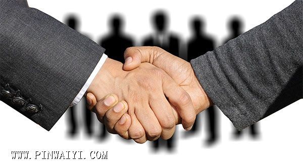 shaking-hands-3091908_1920.jpg