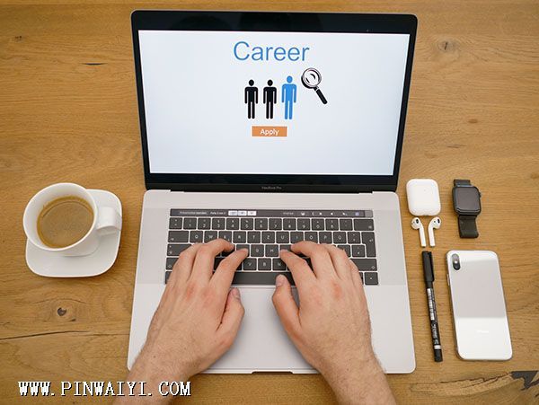 job-search-g891838e1c_1920.jpg
